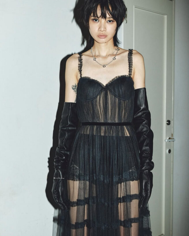 Stylist 讃井理絵子 Hair stylist 江守美保 / h’eres Holiday Collection