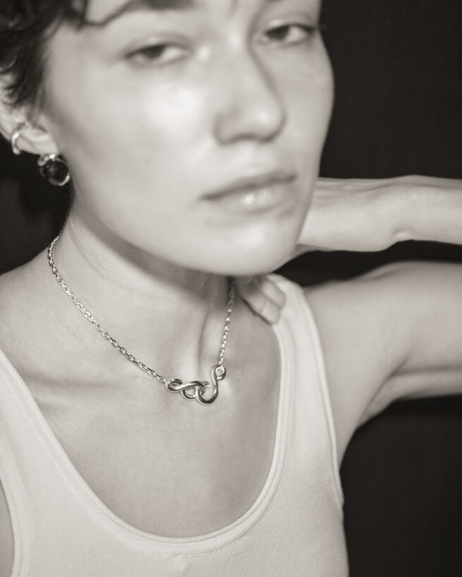 Stylist 讃井理絵子 / Gakh New Look